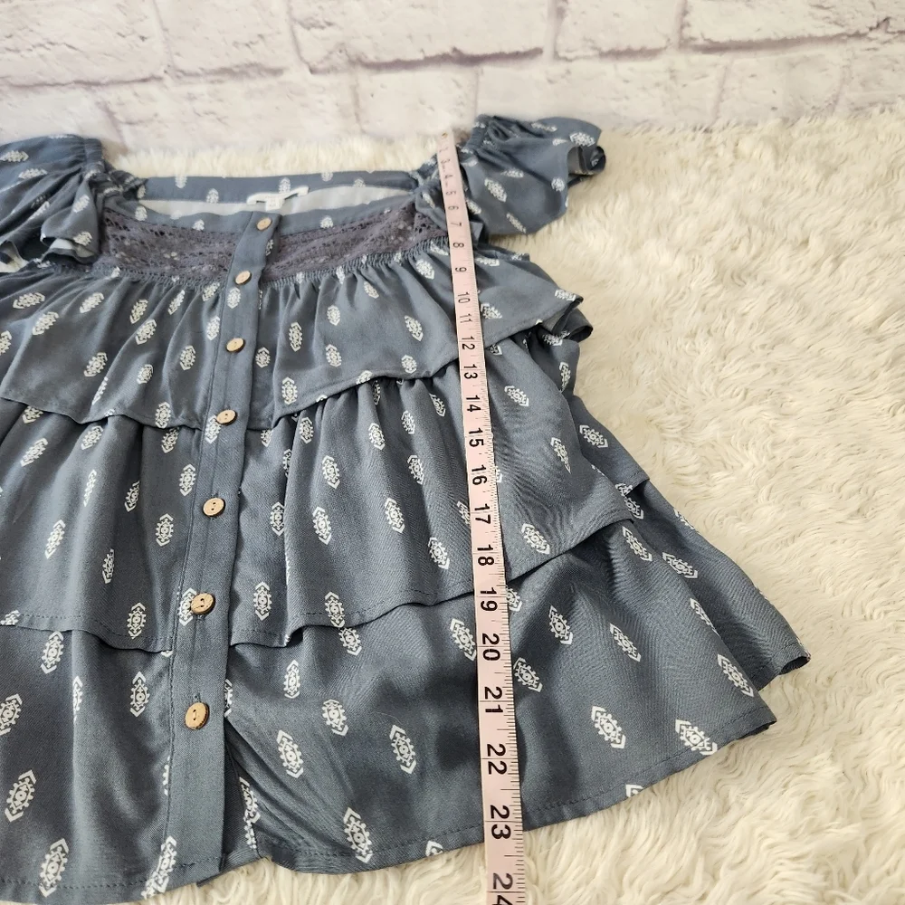 Maurices Printed Tiered Babydoll Blouse Blue & White Womens Sz Medium NWOT